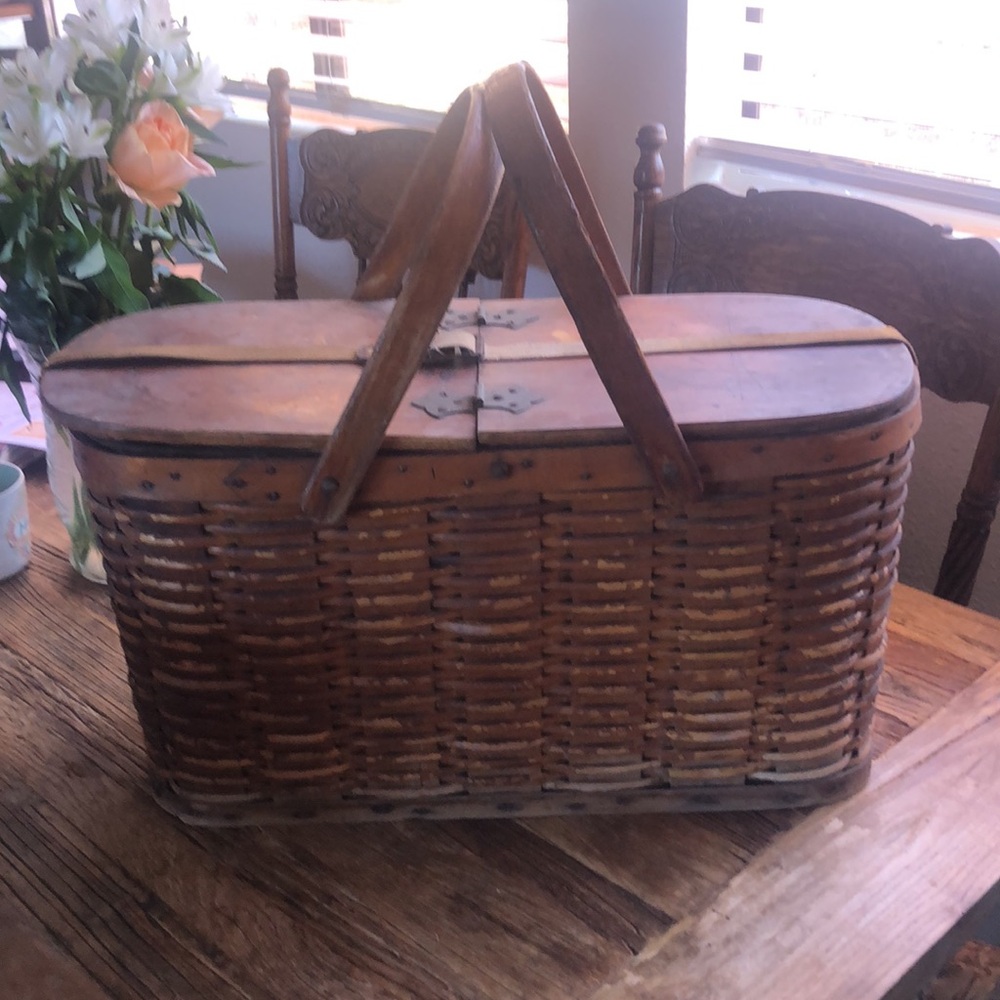 Picnic Vintage HAWKEYE Basket